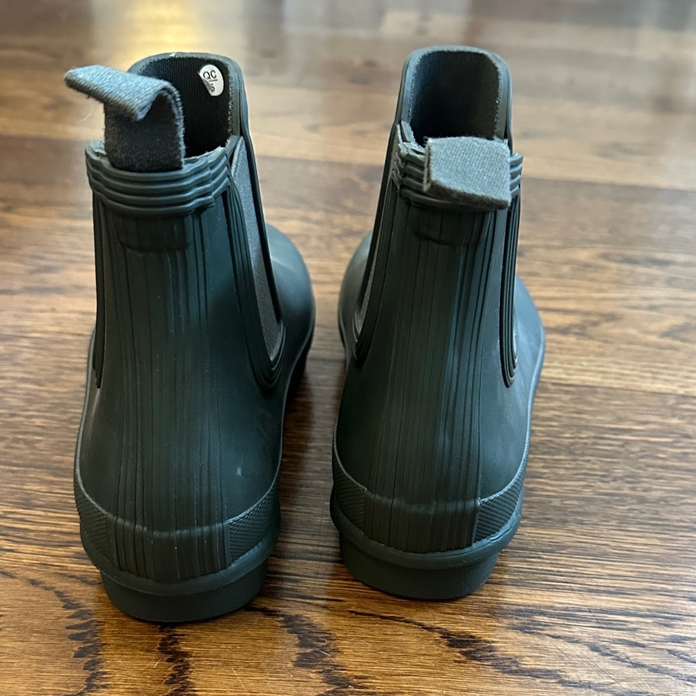 Hunter Dark Green Ankle Rain Boots - Picture 4 of 4